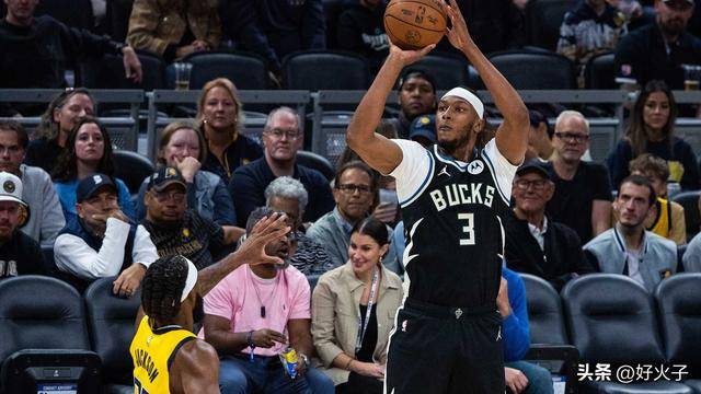 力挺队员，雄鹿队主帅里弗斯公开批评步行者球迷嘘迈尔斯·特纳