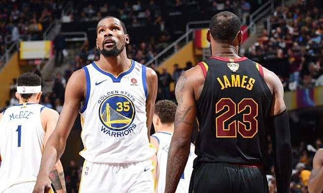 NBA裁判装备远程耳机引发巨星联手抗议