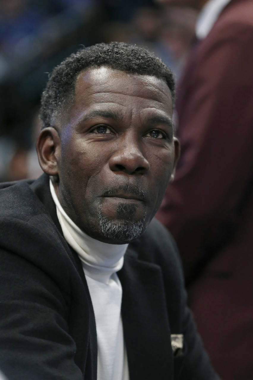 NBA第一支疯狂交易球队诞生：受伤，报销，多位球星全部上交易货架