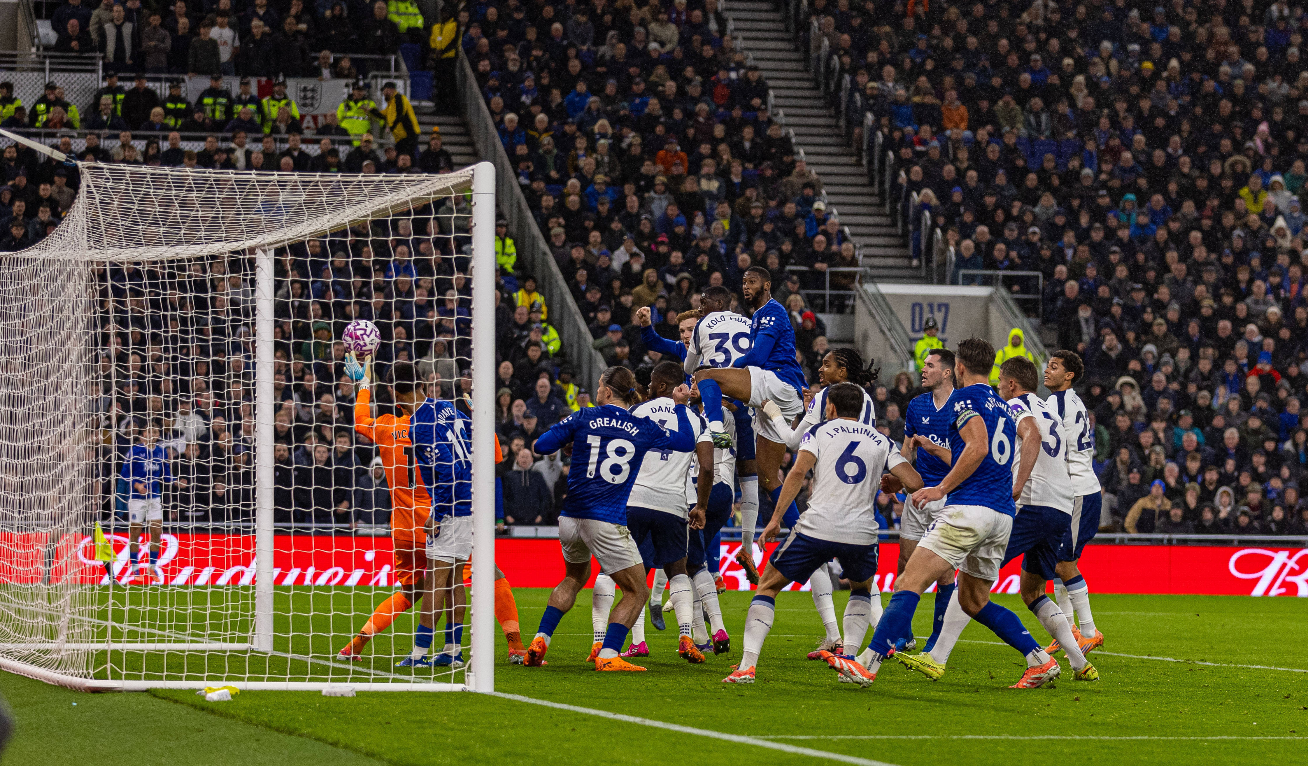 （体育）足球——英超：热刺胜埃弗顿