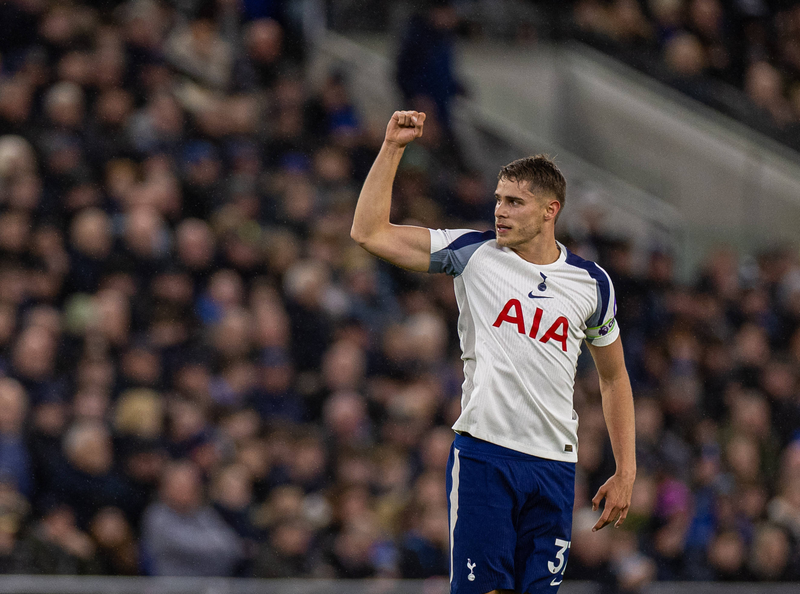 （体育）足球——英超：热刺胜埃弗顿