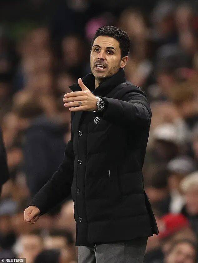 争议！阿莫林当选英超10月最佳主教练 枪迷为塔帅喊冤