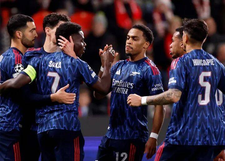 争议！阿莫林当选英超10月最佳主教练 枪迷为塔帅喊冤