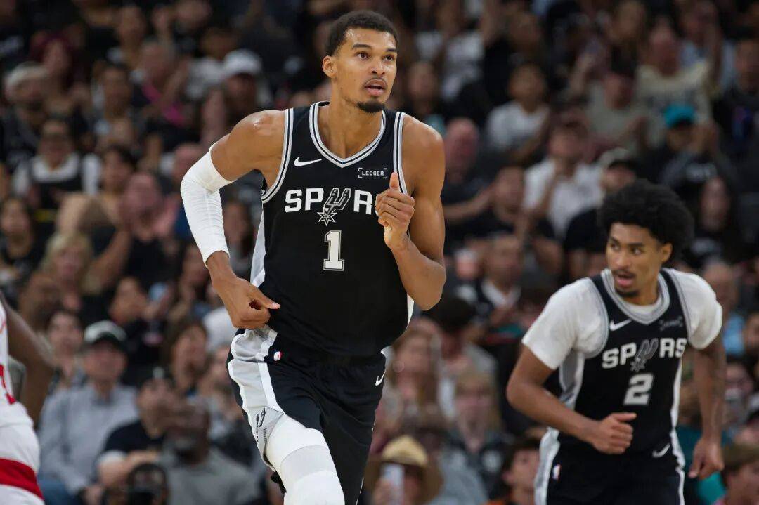 NBA | 杨瀚森背靠背仅得1分，约基奇三场三双创纪录