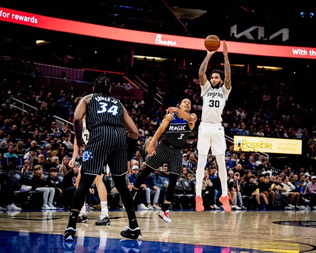 马刺捡到宝！正负值+257！力压文班亚马