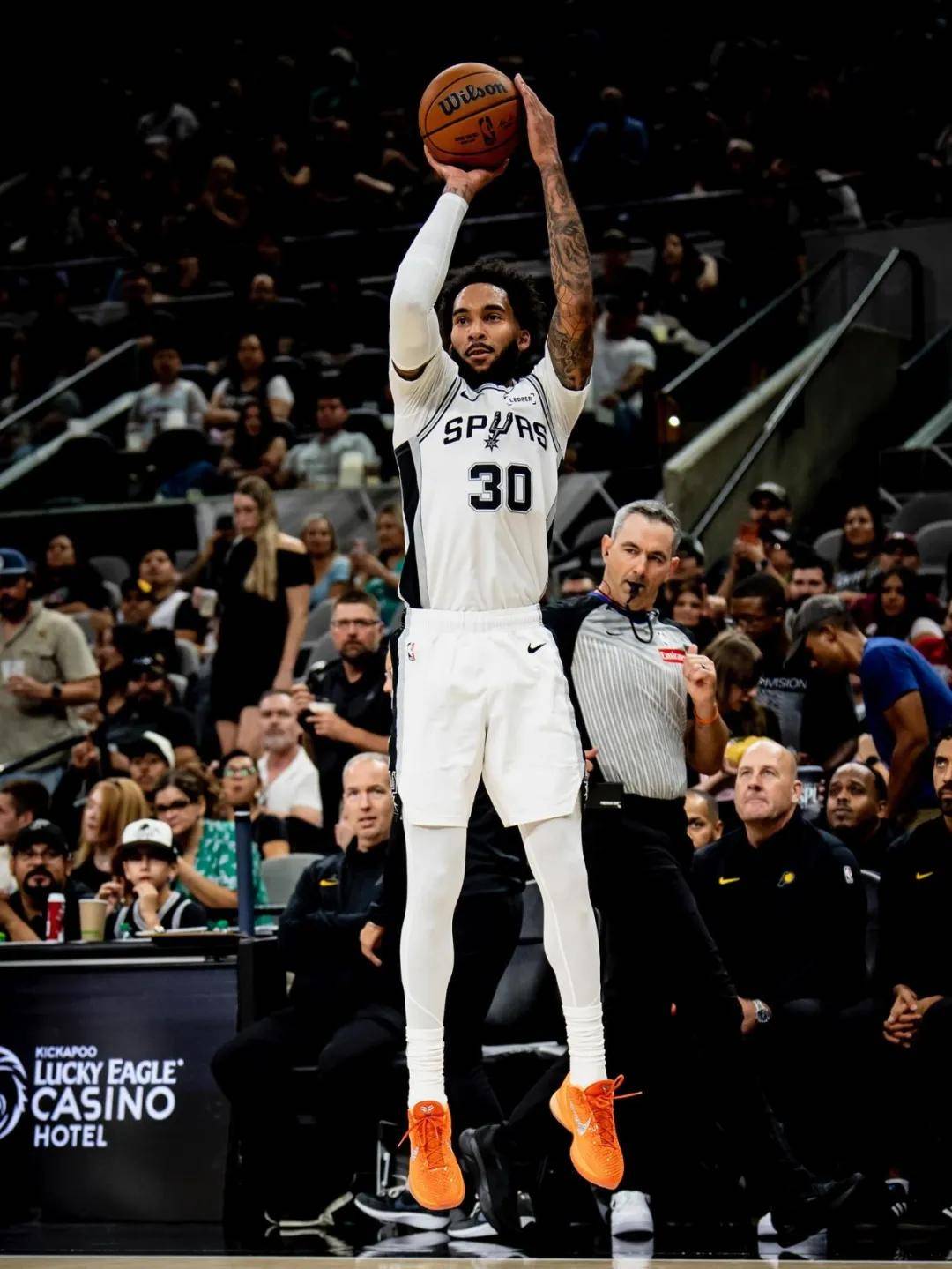 马刺捡到宝！正负值+257！力压文班亚马