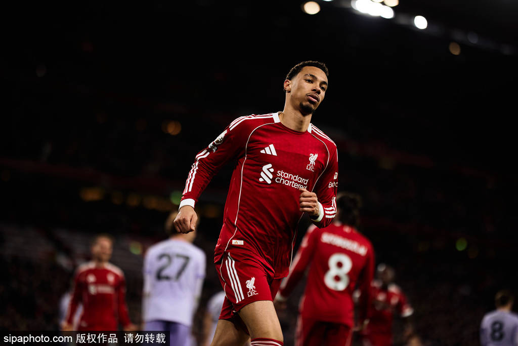英超-埃基蒂克双响萨拉赫替补送助攻 利物浦2-0布莱顿